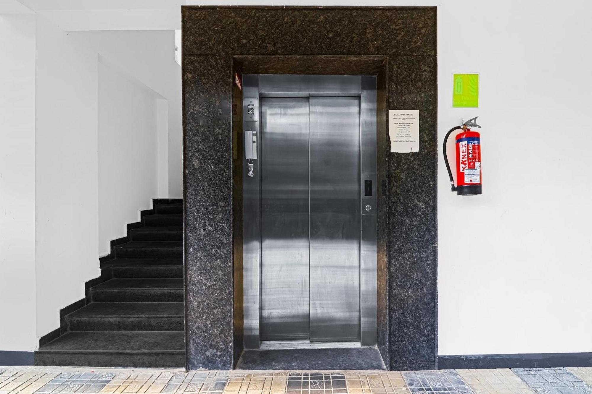 Haidar Sahibguda Hotel O Royal Stay Near Mantra Mall מראה חיצוני תמונה